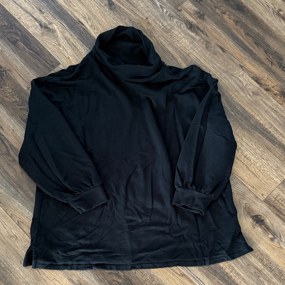 GAP maternity black sweatshirt
